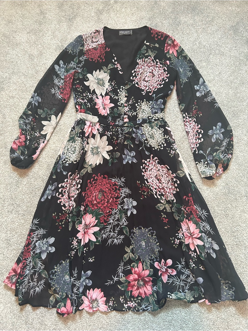 Ladies Floral Black Long-Sleeve dress from Dress Forum LA